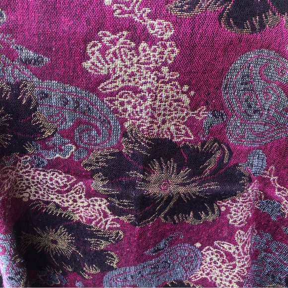 Woven Floral Metallic Wrap/Scarf 🌺🌺 - Picture 7 of 11